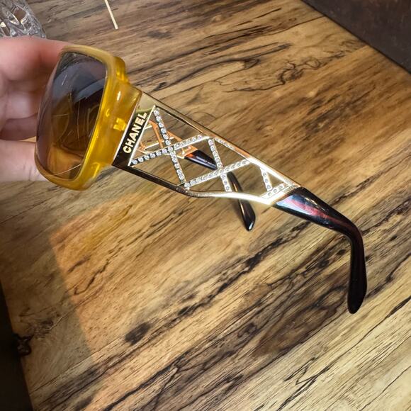 Chanel Wraparound Sunglasses Authentic CoA - Picture 6 of 7